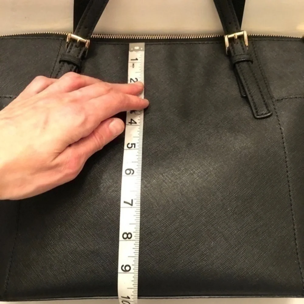 Michael kors black saffiano leather zipper bag